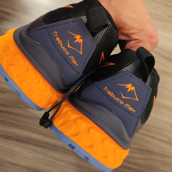 Asics Trabuco max size 9 - Picture 3 of 4